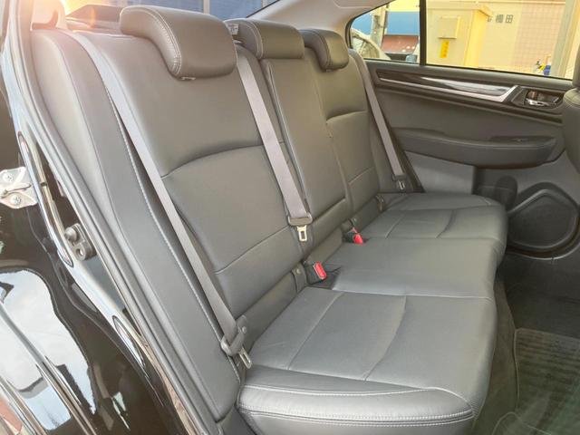 レガシィＢ４ リミテッド　禁煙車　アドバンスドセイフティパッケージ　黒革シート　ＬＥＤヘッド　全席シートヒーター　純正パナソニックＳＤナビ　純正１８インチアルミ　スマートキー　ＥＴＣ　アルミペダル　パドルシフト（10枚目）