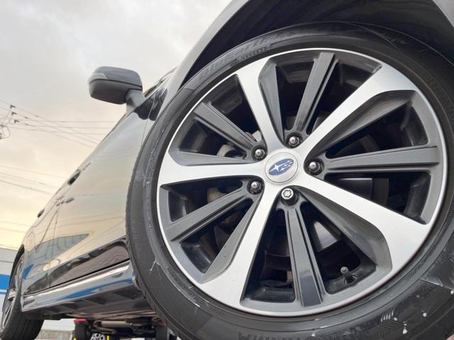 レガシィＢ４ リミテッド　禁煙車　アドバンスドセイフティパッケージ　黒革シート　ＬＥＤヘッド　全席シートヒーター　純正パナソニックＳＤナビ　純正１８インチアルミ　スマートキー　ＥＴＣ　アルミペダル　パドルシフト（12枚目）