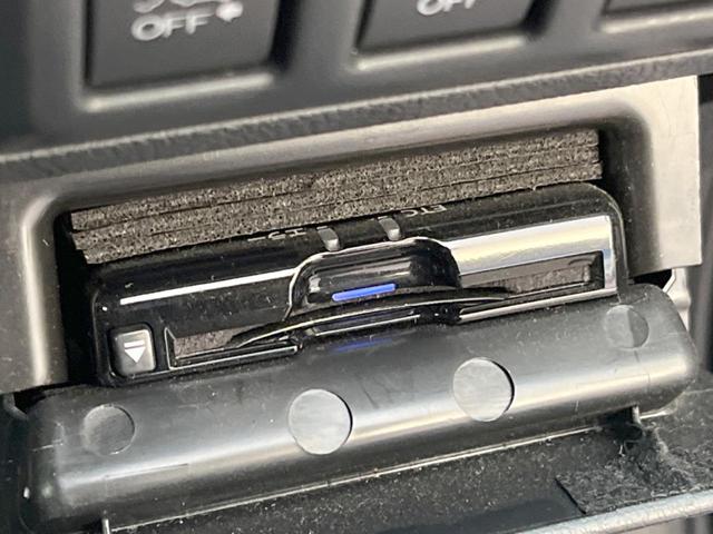 レガシィＢ４ リミテッド　禁煙車　アドバンスドセイフティパッケージ　黒革シート　ＬＥＤヘッド　全席シートヒーター　純正パナソニックＳＤナビ　純正１８インチアルミ　スマートキー　ＥＴＣ　アルミペダル　パドルシフト（51枚目）