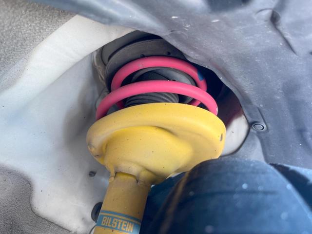 レヴォーグ 2.0STIスポーツアイサイト 禁煙車 アドバンスドセイフティPKG 純正パナソニック製SDナビ サイド・バックカメラ シートヒーター メモリーシート ETC LEDヘッド LEDライナー STIチューニングBILSTEINダンパー(20枚目)