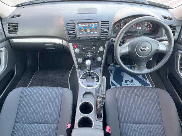 レガシィＢ４ ２．０ｉ　スマートセレクション　禁煙車　ターボ　ビルシュタインダンパー　パワーシート　リアビスカスＬＳＤ　デュアルオートエアコン　ＨＩＤヘッド　ＥＴＣ　純正１７インチアルミ　革巻ステアリングホイール　パドルシフト　スマートキー（2枚目）