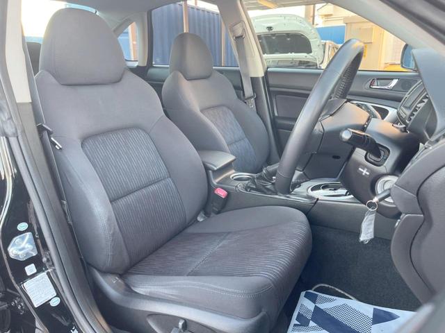 レガシィＢ４ ２．０ｉ　スマートセレクション　禁煙車　ターボ　ビルシュタインダンパー　パワーシート　リアビスカスＬＳＤ　デュアルオートエアコン　ＨＩＤヘッド　ＥＴＣ　純正１７インチアルミ　革巻ステアリングホイール　パドルシフト　スマートキー（8枚目）