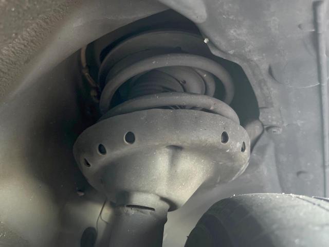 レガシィＢ４ ２．０ｉ　スマートセレクション　禁煙車　ターボ　ビルシュタインダンパー　パワーシート　リアビスカスＬＳＤ　デュアルオートエアコン　ＨＩＤヘッド　ＥＴＣ　純正１７インチアルミ　革巻ステアリングホイール　パドルシフト　スマートキー（20枚目）