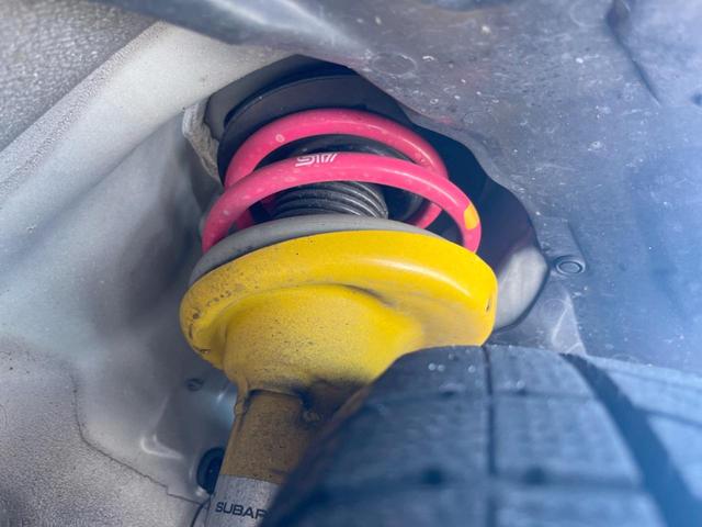 WRX S4 STIスポーツシャープ 禁煙車 STIフルエアロ STIマフラー STIタワーバー RECAROシート STIガードバー セイフティ+ 純正アルパインナビ フロント・サイド・バックカメラ グレード専用18インチアルミ ETC(20枚目)