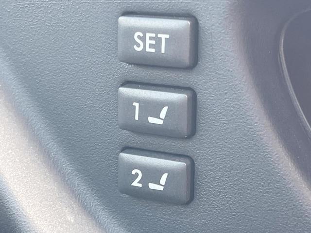 フォレスター ２．０ＸＴ　アイサイト　禁煙車　ＳＴＩエアロ　サンルーフ　パワーバックドア　黒革シート　メモリーシート　ルーフレール　アドバンスドセイフティＰＫＧ　ＬＥＤヘッド　純正１８インチアルミ　シートヒーター　Ｘ－ＭＯＤＥ　ＥＴＣ（7枚目）