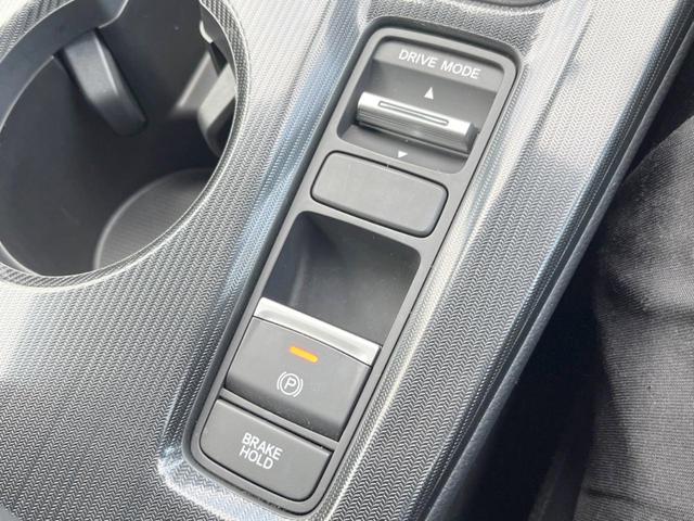シビック ｅ：ＨＥＶ　禁煙車　９型ホンダコネクトナビ　ＢＯＳＥサウンド　バックカメラ　ホンダセンシング　ＥＴＣ　ハーフレザー　ＬＥＤヘッド　純正１８インチアルミ　シートヒーター　パワーシート　スマートキー　レーダークルーズ（38枚目）