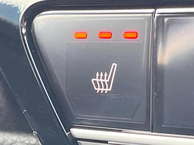 シビック ｅ：ＨＥＶ　禁煙車　９型ホンダコネクトナビ　ＢＯＳＥサウンド　バックカメラ　ホンダセンシング　ＥＴＣ　ハーフレザー　ＬＥＤヘッド　純正１８インチアルミ　シートヒーター　パワーシート　スマートキー　レーダークルーズ（40枚目）