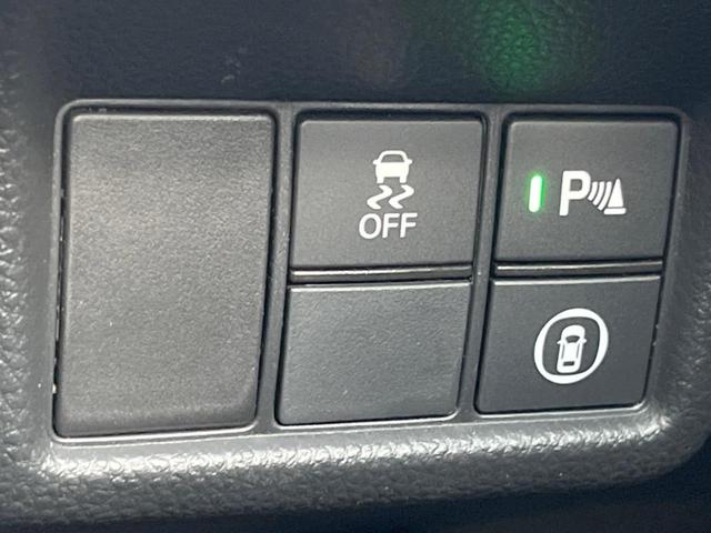 シビック ｅ：ＨＥＶ　禁煙車　９型ホンダコネクトナビ　ＢＯＳＥサウンド　バックカメラ　ホンダセンシング　ＥＴＣ　ハーフレザー　ＬＥＤヘッド　純正１８インチアルミ　シートヒーター　パワーシート　スマートキー　レーダークルーズ（45枚目）