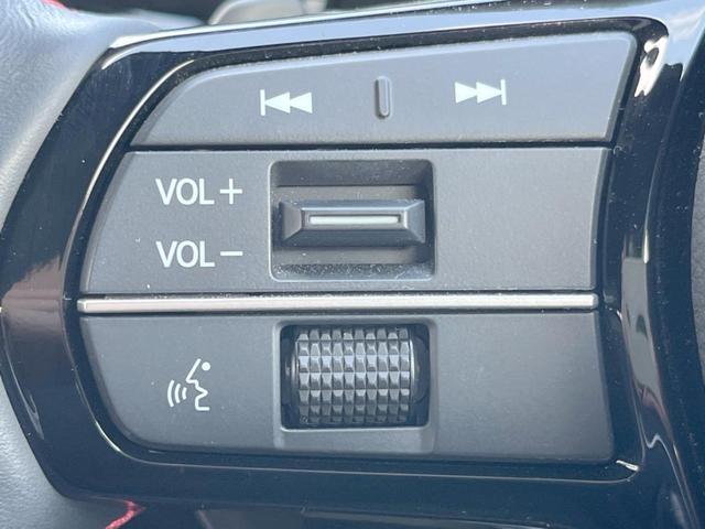 シビック ｅ：ＨＥＶ　禁煙車　９型ホンダコネクトナビ　ＢＯＳＥサウンド　バックカメラ　ホンダセンシング　ＥＴＣ　ハーフレザー　ＬＥＤヘッド　純正１８インチアルミ　シートヒーター　パワーシート　スマートキー　レーダークルーズ（47枚目）