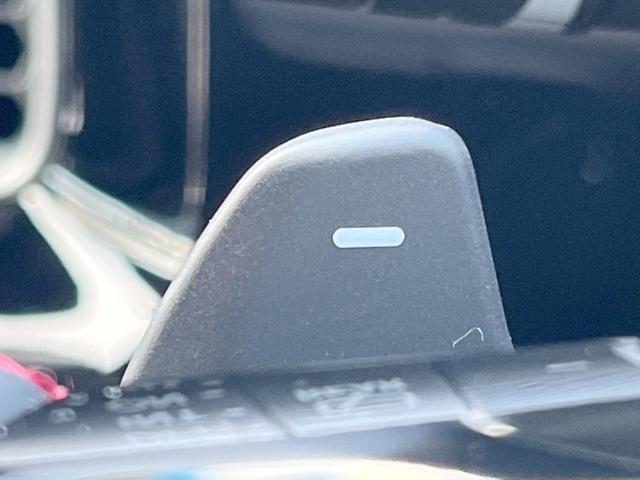 シビック ｅ：ＨＥＶ　禁煙車　９型ホンダコネクトナビ　ＢＯＳＥサウンド　バックカメラ　ホンダセンシング　ＥＴＣ　ハーフレザー　ＬＥＤヘッド　純正１８インチアルミ　シートヒーター　パワーシート　スマートキー　レーダークルーズ（50枚目）