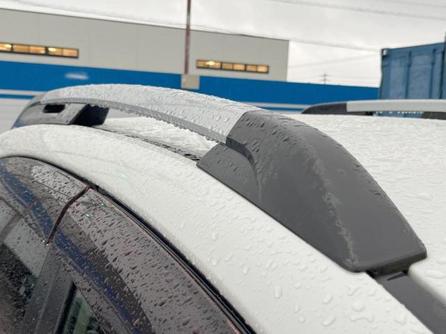 ＸＶ ２．０ｉ－Ｌ　アイサイト　禁煙車　４ＷＤ　ルーフレール　アイサイトｖｅｒ．２　ＨＩＤヘッド　パワーシート　ＳＤナビ　バックカメラ　スマートキー　アルミスポーツペダル　オートライト　デュアルオートエアコン（3枚目）