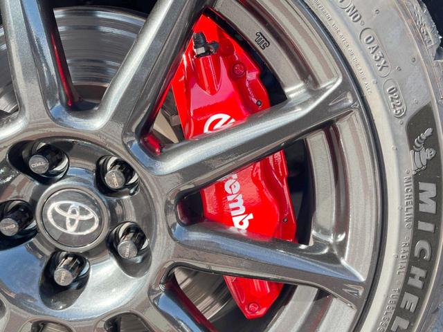 �y�u�����{���L�����p�[�z�n�C�p���[�ԗ��ɂ͋��͂ȃu���[�L���K�{�I���E�̃X�[�p�[�J�[�ɂ��̗p�����C�^���A�̍������[�J�[�u�u�����{�v�𑕒��I�F�N�₩�ȃL�����p�[���X�|�[�e�B�Ȉ�ۂ��������Ă܂���