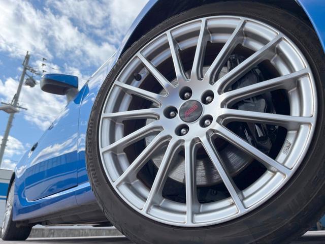 �y�O���[�h��p�����P�W�C���`�A���~�z�C�[���z�f�U�C�����̍��������A���~�z�C�[���𑕒����Ă���܂��B�e��ЊO�A���~�z�C�[����A�X�^�b�h���X�^�C�����戵�����Ă���܂��B���񂲑��k����������