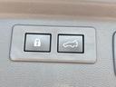 【パワーバックドア】スマートキーや運転席のボタンを押すだけでリアゲートが自動で開閉します!荷物を持っている時や、高い位置にあるバックドアを閉める際に便利な機能です♪