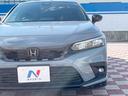 ｅ：ＨＥＶ　禁煙車　ＢＯＳＥサンドシステム　ホンダセンシング・純正コネクト９インチディスプレイ　ＥＴＣ２．０　シートヒーター　パワーシート　　純正１８インチアルミホイール　ＬＥＤヘッドライト　　スマートキー（22枚目）