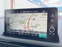 ｅ：ＨＥＶ　禁煙車　ＢＯＳＥサンドシステム　ホンダセンシング・純正コネクト９インチディスプレイ　ＥＴＣ２．０　シートヒーター　パワーシート　　純正１８インチアルミホイール　ＬＥＤヘッドライト　　スマートキー（35枚目）