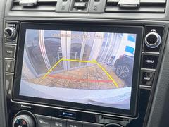 【バックカメラ】駐車時に後方がリアルタイム映像で確認できます。大型商業施設や立体駐車場での駐車時や、夜間のバック時に大活躍！運転スキルに関わらず、今や必須となった装備のひとつです！ 6