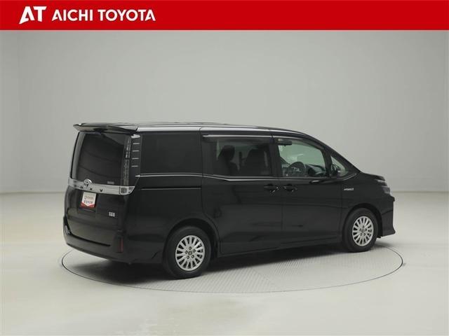 ヴォクシー ハイブリッドＶ　スマートキープッシュスタート　盗難防止アラーム　ＤＶＤ再生可　Ｂモニター　オートクルーズ　Ｗエアバック　ナビＴＶ　ＥＳＣ　ＥＴＣ車載器　リモコンキー　ＰＳ　ＬＥＤヘットライト　運転席エアバック　３列（6枚目）