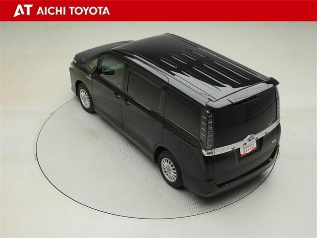 ヴォクシー ハイブリッドＶ　スマートキープッシュスタート　盗難防止アラーム　ＤＶＤ再生可　Ｂモニター　オートクルーズ　Ｗエアバック　ナビＴＶ　ＥＳＣ　ＥＴＣ車載器　リモコンキー　ＰＳ　ＬＥＤヘットライト　運転席エアバック　３列（12枚目）