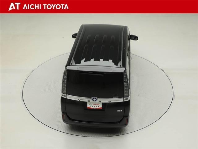 ヴォクシー ハイブリッドＶ　スマートキープッシュスタート　盗難防止アラーム　ＤＶＤ再生可　Ｂモニター　オートクルーズ　Ｗエアバック　ナビＴＶ　ＥＳＣ　ＥＴＣ車載器　リモコンキー　ＰＳ　ＬＥＤヘットライト　運転席エアバック　３列（13枚目）