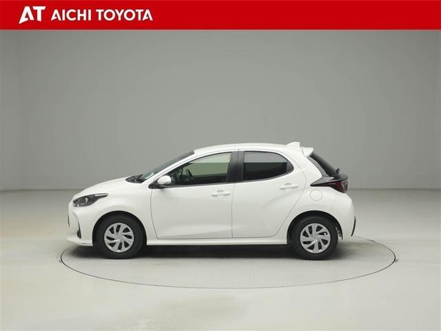 ヤリス Ｘ　ＰＣＳ　スマートキーシステム　元レンタカー　横滑り防止装置付き　ワイヤレスキー　バックガイドモニター　盗難防止　サイドエアバック　エアコン　Ｗエアバッグ　パワーウインドウ　ＥＴＣ付き　パワステ　ナビ（3枚目）