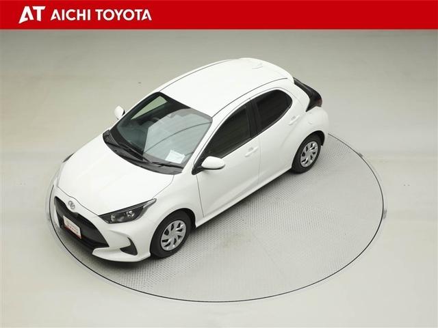 ヤリス Ｘ　ＰＣＳ　スマートキーシステム　元レンタカー　横滑り防止装置付き　ワイヤレスキー　バックガイドモニター　盗難防止　サイドエアバック　エアコン　Ｗエアバッグ　パワーウインドウ　ＥＴＣ付き　パワステ　ナビ（10枚目）