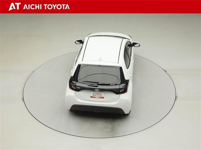 ヤリス Ｘ　ＰＣＳ　スマートキーシステム　元レンタカー　横滑り防止装置付き　ワイヤレスキー　バックガイドモニター　盗難防止　サイドエアバック　エアコン　Ｗエアバッグ　パワーウインドウ　ＥＴＣ付き　パワステ　ナビ（13枚目）