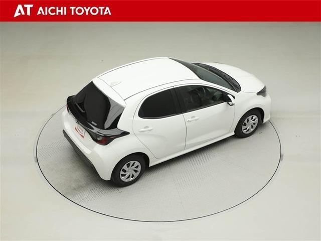 ヤリス Ｘ　ＰＣＳ　スマートキーシステム　元レンタカー　横滑り防止装置付き　ワイヤレスキー　バックガイドモニター　盗難防止　サイドエアバック　エアコン　Ｗエアバッグ　パワーウインドウ　ＥＴＣ付き　パワステ　ナビ（14枚目）