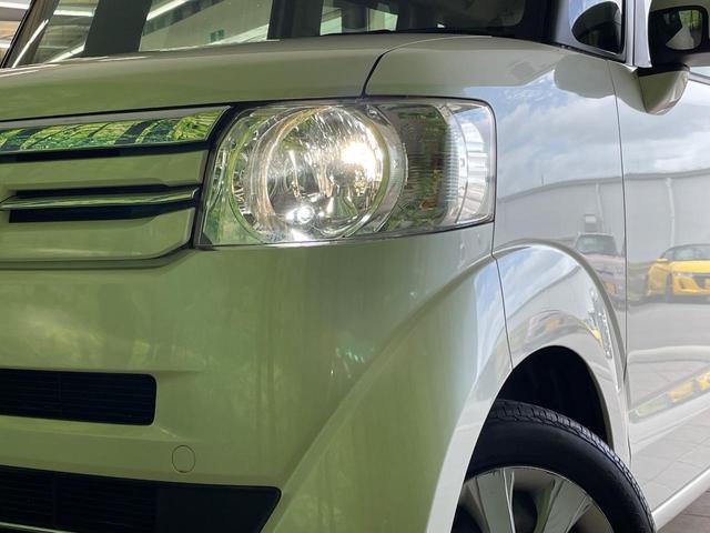 【HIDヘッドライト】非常に明るく前方を照らしてくれるので、悪天候や夜間の走行時も視界良好で安心してお乗りいただけます。