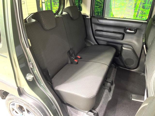 後部座席も気になるようなキズ・汚れやへたり等、大きなダメージはなく、良好な状態です。