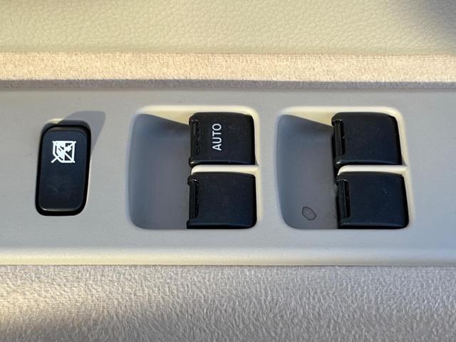 X レーダーブレーキサポート 禁煙車 SDナビ シートヒーター HIDヘッドライト 踏み間違い防止 スマートキー オートライト オートエアコン 革巻きステアリング 純正14インチアルミホイール(36枚目)