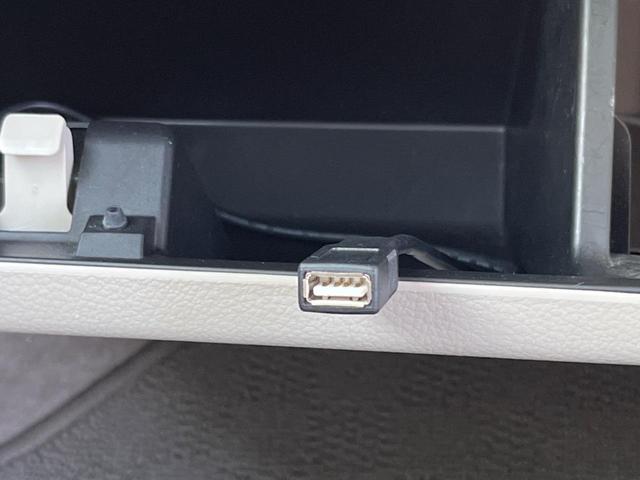 X レーダーブレーキサポート 禁煙車 SDナビ シートヒーター HIDヘッドライト 踏み間違い防止 スマートキー オートライト オートエアコン 革巻きステアリング 純正14インチアルミホイール(40枚目)