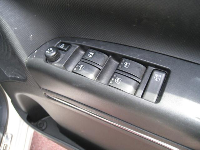 タントエグゼ カスタムＸ　ナビ　ＴＶ　ＨＩＤ　スマートキー　電動格納ミラー　ＣＶＴ　盗難防止システム　ＡＢＳ　ＥＳＣ　ＣＤ　ＤＶＤ再生　Ｂｌｕｅｔｏｏｔｈ　アルミホイール　衝突安全ボディ　エアコン　パワーステアリング（10枚目）