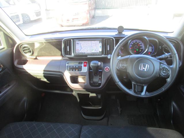 Ｎ－ＯＮＥ プレミアム　ツアラー・Ｌパッケージ　ターボ　スマートキー　ナビ　テレビ　ＤＶＤ再生　　バックカメラ　純正ＨＩＤライト　プライバシーガラス　衝突安全ボディ　純正セキュリティアラーム（22枚目）