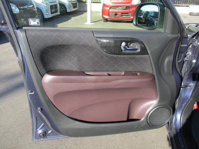 Ｎ－ＯＮＥ プレミアム　ツアラー・Ｌパッケージ　ターボ　スマートキー　ナビ　テレビ　ＤＶＤ再生　　バックカメラ　純正ＨＩＤライト　プライバシーガラス　衝突安全ボディ　純正セキュリティアラーム（29枚目）