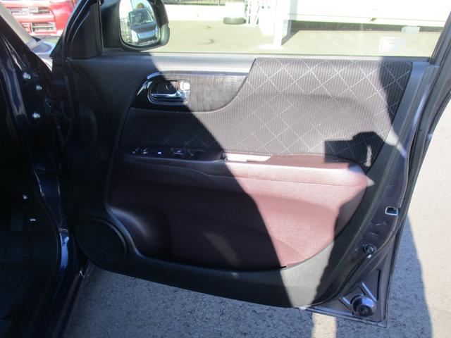 Ｎ－ＯＮＥ プレミアム　ツアラー・Ｌパッケージ　ターボ　スマートキー　ナビ　テレビ　ＤＶＤ再生　　バックカメラ　純正ＨＩＤライト　プライバシーガラス　衝突安全ボディ　純正セキュリティアラーム（32枚目）