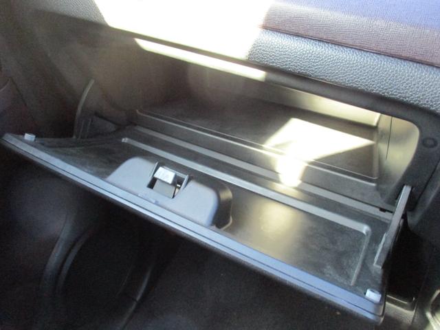 Ｎ－ＯＮＥ プレミアム　ツアラー・Ｌパッケージ　ターボ　スマートキー　ナビ　テレビ　ＤＶＤ再生　　バックカメラ　純正ＨＩＤライト　プライバシーガラス　衝突安全ボディ　純正セキュリティアラーム（45枚目）