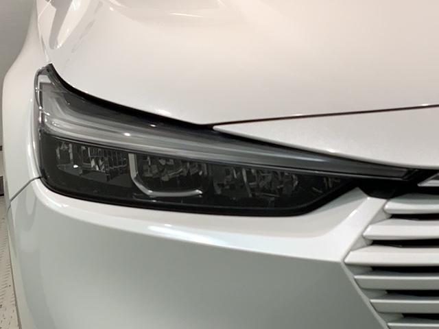 ＬＥＤヘッドライトは、点灯の瞬間から最大光量を発揮し、突然暗くなるトンネルなどでの安定感を高めます。