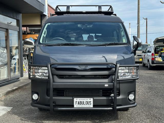 ハイエースワゴン ＧＬ　１０人乗り　電動スライドドア　リアクーラー／ヒーター　新品タイヤ／ホイール／ラダー／キャリア　エンジンプッシュスタート　フリップダウンモニター　バンパーガード　１００Ｖ　ＬＥＤヘッドライト　Ｂカメラ（5枚目）