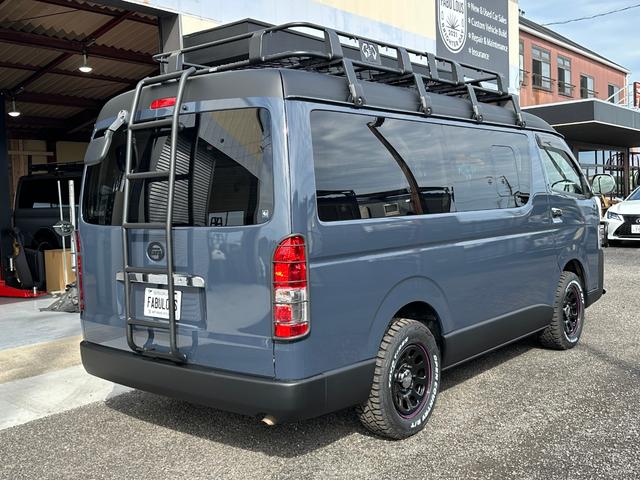 ハイエースワゴン ＧＬ　１０人乗り　電動スライドドア　リアクーラー／ヒーター　新品タイヤ／ホイール／ラダー／キャリア　エンジンプッシュスタート　フリップダウンモニター　バンパーガード　１００Ｖ　ＬＥＤヘッドライト　Ｂカメラ（8枚目）
