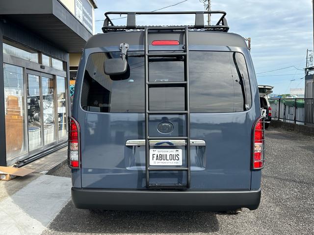 ハイエースワゴン ＧＬ　１０人乗り　電動スライドドア　リアクーラー／ヒーター　新品タイヤ／ホイール／ラダー／キャリア　エンジンプッシュスタート　フリップダウンモニター　バンパーガード　１００Ｖ　ＬＥＤヘッドライト　Ｂカメラ（9枚目）