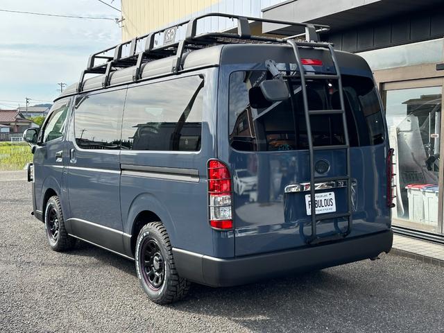 ハイエースワゴン ＧＬ　１０人乗り　電動スライドドア　リアクーラー／ヒーター　新品タイヤ／ホイール／ラダー／キャリア　エンジンプッシュスタート　フリップダウンモニター　バンパーガード　１００Ｖ　ＬＥＤヘッドライト　Ｂカメラ（10枚目）