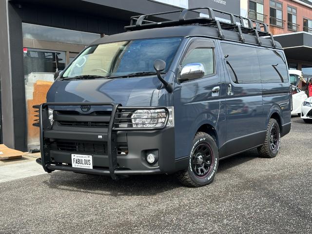 ハイエースワゴン ＧＬ　１０人乗り　電動スライドドア　リアクーラー／ヒーター　新品タイヤ／ホイール／ラダー／キャリア　エンジンプッシュスタート　フリップダウンモニター　バンパーガード　１００Ｖ　ＬＥＤヘッドライト　Ｂカメラ（12枚目）