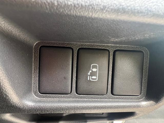 ハイエースワゴン ＧＬ　１０人乗り　電動スライドドア　リアクーラー／ヒーター　新品タイヤ／ホイール／ラダー／キャリア　エンジンプッシュスタート　フリップダウンモニター　バンパーガード　１００Ｖ　ＬＥＤヘッドライト　Ｂカメラ（21枚目）