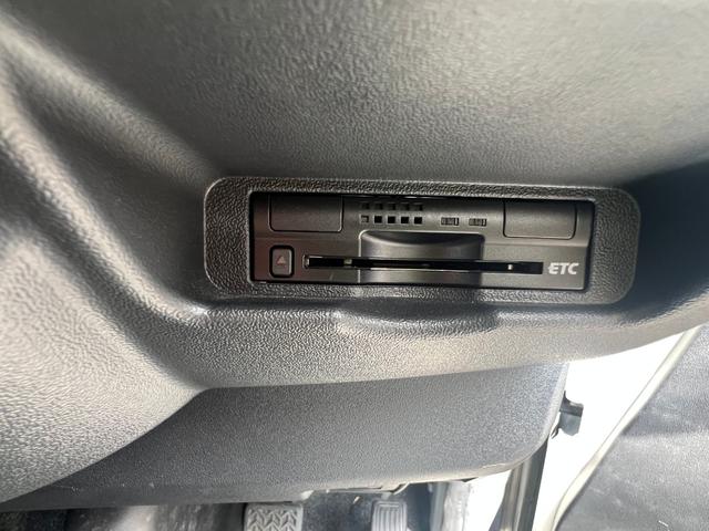 ハイエースワゴン ＧＬ　１０人乗り　電動スライドドア　リアクーラー／ヒーター　新品タイヤ／ホイール／ラダー／キャリア　エンジンプッシュスタート　フリップダウンモニター　バンパーガード　１００Ｖ　ＬＥＤヘッドライト　Ｂカメラ（31枚目）