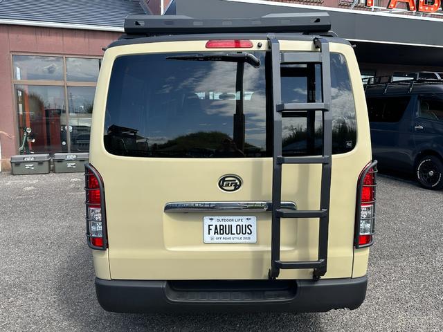 レジアスエースバン ロングDX GLパッケージ 9人乗り 4WD ディーゼル 天井木張り施工 リアクーラー&ヒーター マットベージュ&マットブラック塗装 新品タイヤ/ホイール/LEDヘッドライト/シートカバー/カーペット キャリア バンパーガード(12枚目)