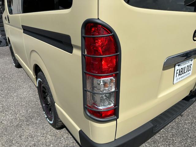 レジアスエースバン ロングDX GLパッケージ 9人乗り 4WD ディーゼル 天井木張り施工 リアクーラー&ヒーター マットベージュ&マットブラック塗装 新品タイヤ/ホイール/LEDヘッドライト/シートカバー/カーペット キャリア バンパーガード(16枚目)