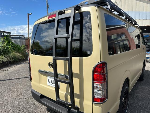 レジアスエースバン ロングDX GLパッケージ 9人乗り 4WD ディーゼル 天井木張り施工 リアクーラー&ヒーター マットベージュ&マットブラック塗装 新品タイヤ/ホイール/LEDヘッドライト/シートカバー/カーペット キャリア バンパーガード(18枚目)