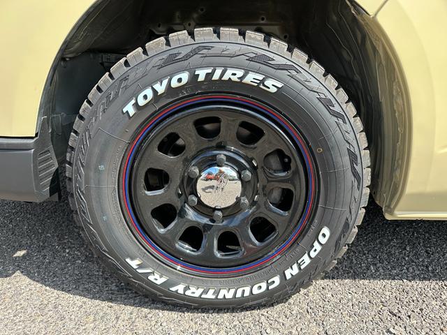 レジアスエースバン ロングDX GLパッケージ 9人乗り 4WD ディーゼル 天井木張り施工 リアクーラー&ヒーター マットベージュ&マットブラック塗装 新品タイヤ/ホイール/LEDヘッドライト/シートカバー/カーペット キャリア バンパーガード(19枚目)