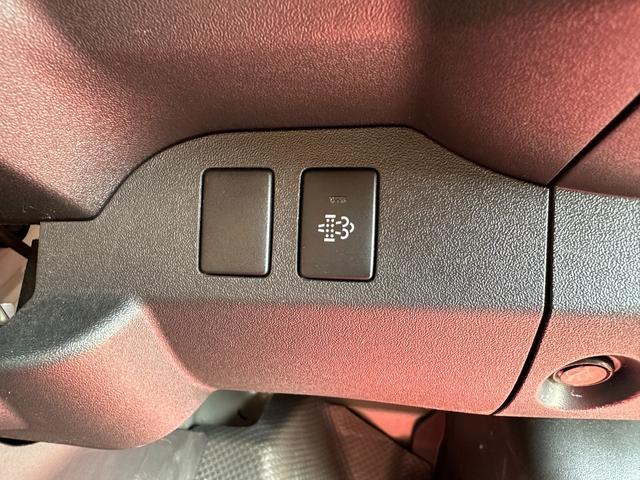 レジアスエースバン ロングDX GLパッケージ 9人乗り 4WD ディーゼル 天井木張り施工 リアクーラー&ヒーター マットベージュ&マットブラック塗装 新品タイヤ/ホイール/LEDヘッドライト/シートカバー/カーペット キャリア バンパーガード(34枚目)